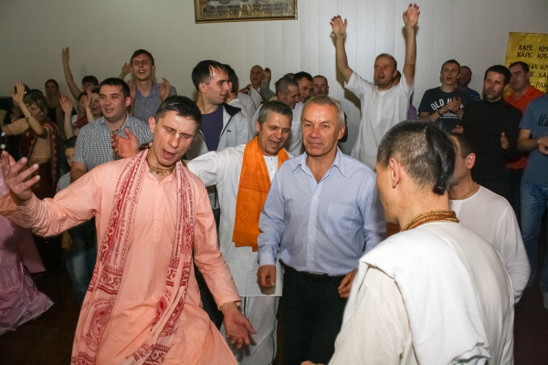 Говардхана-пуджа 2014